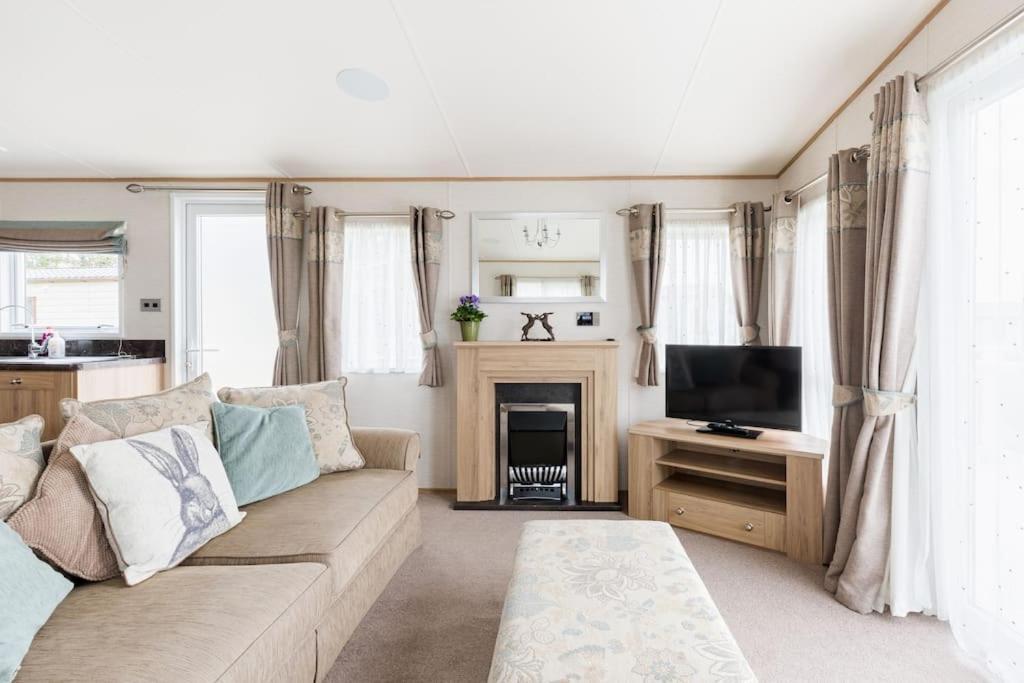 فيلا Waters Edge, Hoburne Cotswolds سيرني الجنوبية المظهر الخارجي الصورة