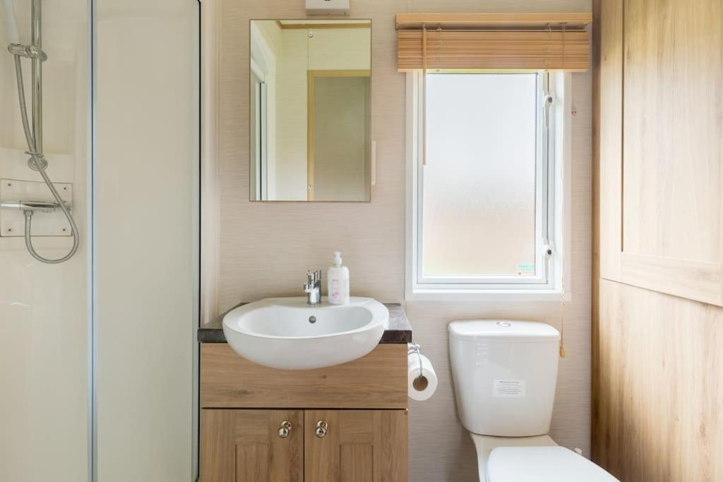 فيلا Waters Edge, Hoburne Cotswolds سيرني الجنوبية المظهر الخارجي الصورة